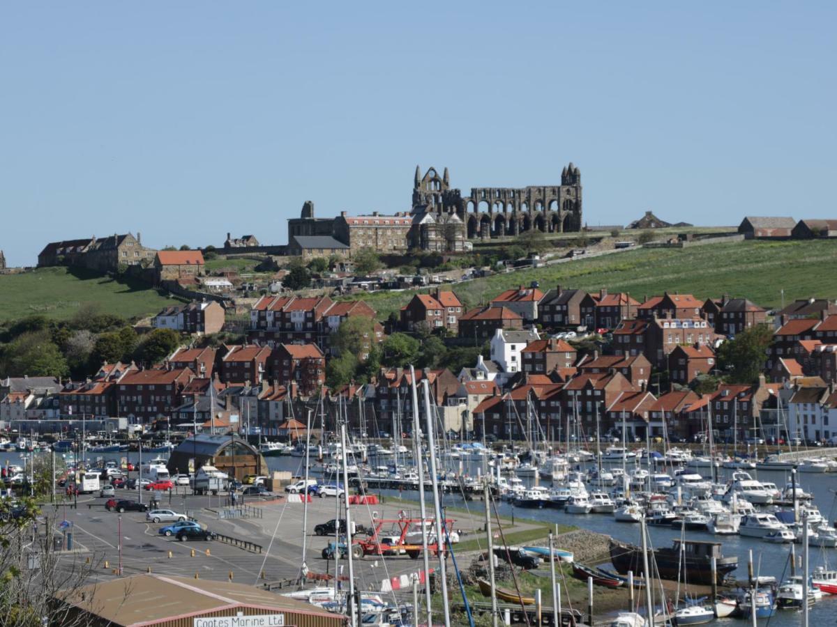 2 The Close Whitby Exterior photo